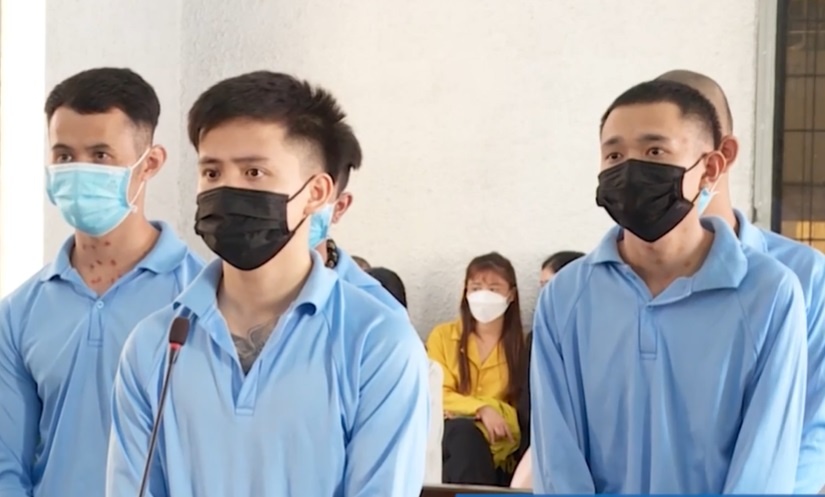 Giet nguoi vi bao ve nu tiep vien, ong 'bau' linh 13 nam tu hinh anh