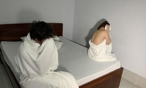 Xet xu duong day moi gioi mai dam do nguoi nuoc ngoai cam dau hinh anh