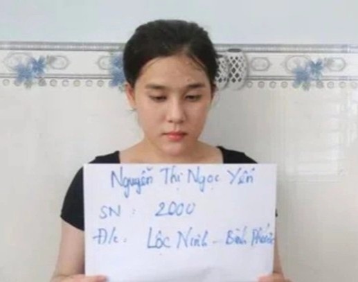 Dang 'bay lac' cung ban, hot girl o Binh Duong bi cong an bat qua tang hinh anh