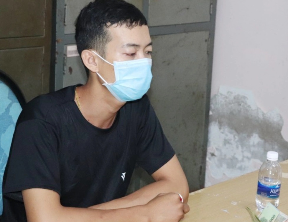 Tu hinh ke sat hai 3 chi em ruot hinh anh