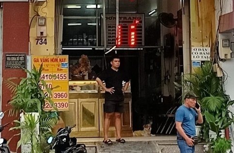 Cuop tiem vang o quan Binh Thanh hinh anh