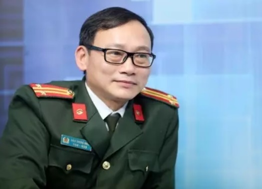 om nhieu ty roi di anh 1