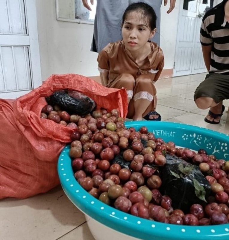 4 bánh heroin trong bao tải mận ảnh 1 4 banh heroin trong bao tai man anh 1