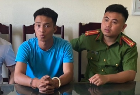 Trieu Quan Su bi bat hinh anh