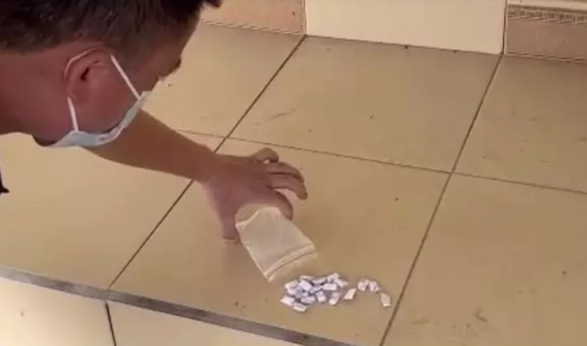 Ngang nhien vao Trung tam Y te huyen Ninh Giang ban ma tuy hinh anh