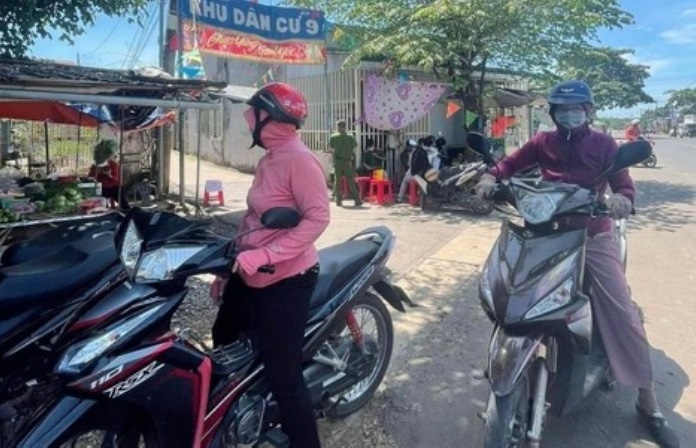 Nghi an nguoi dan ong doat mang vo cu roi tu sat hinh anh