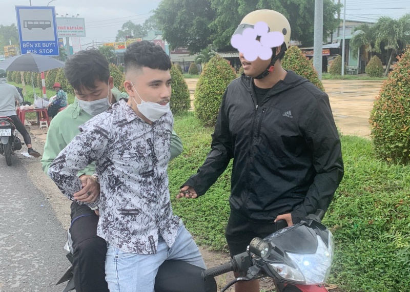 Vuot gan 700 km vay bat ke lua dao bi truy na hinh anh