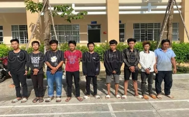 ra tay voi doi thu anh 1