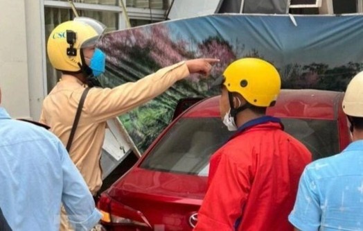 Canh sat truy duoi hang chuc km bat ten trom oto hinh anh