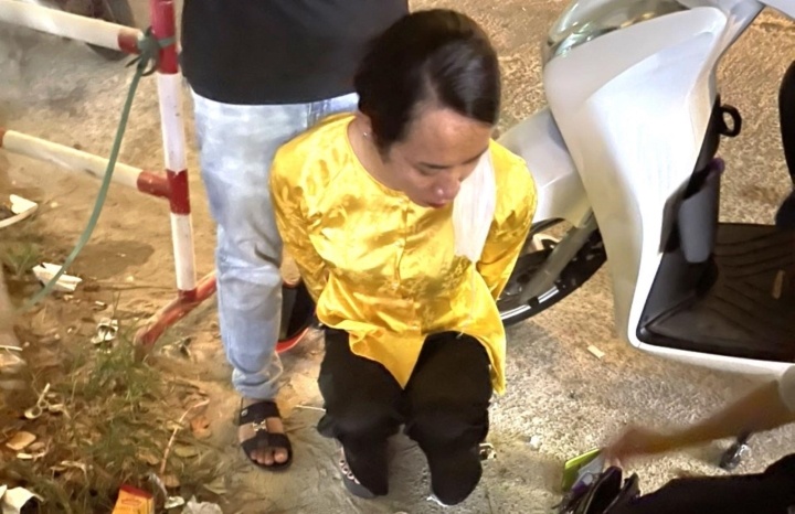 De toc dai, mac quan ao ba ba dong gia gai de ban ma tuy hinh anh