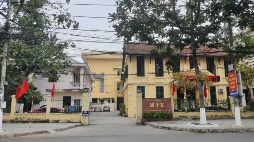 Ky luat nhieu lanh dao so y te, benh vien vi lien quan Viet A hinh anh