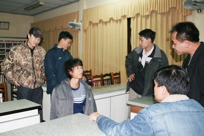 Dem trang truy bat ke thu ac hinh anh