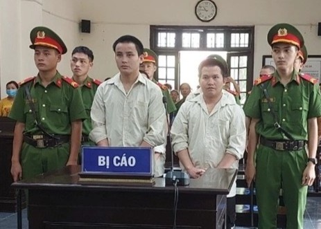 Van chuyen 100 banh heroin, 4 nguoi lanh an tu hinh hinh anh