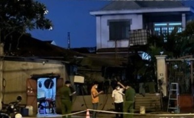 Nhan vien rua xe bi dam tu vong o Binh Duong hinh anh