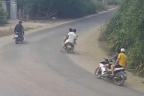 Bat giu 2 nhom thanh nien hon chien bang hung khi hinh anh