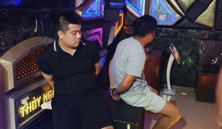 bay lắc trong quán karaoke ảnh 1 bay lac trong quan karaoke anh 1