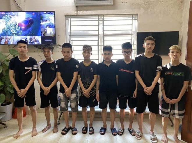 nhom thanh nien hon chien anh 1