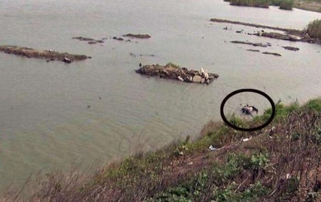 Thieu phu Trung Quoc bi em trai sat hai, nem xac xuong song hinh anh