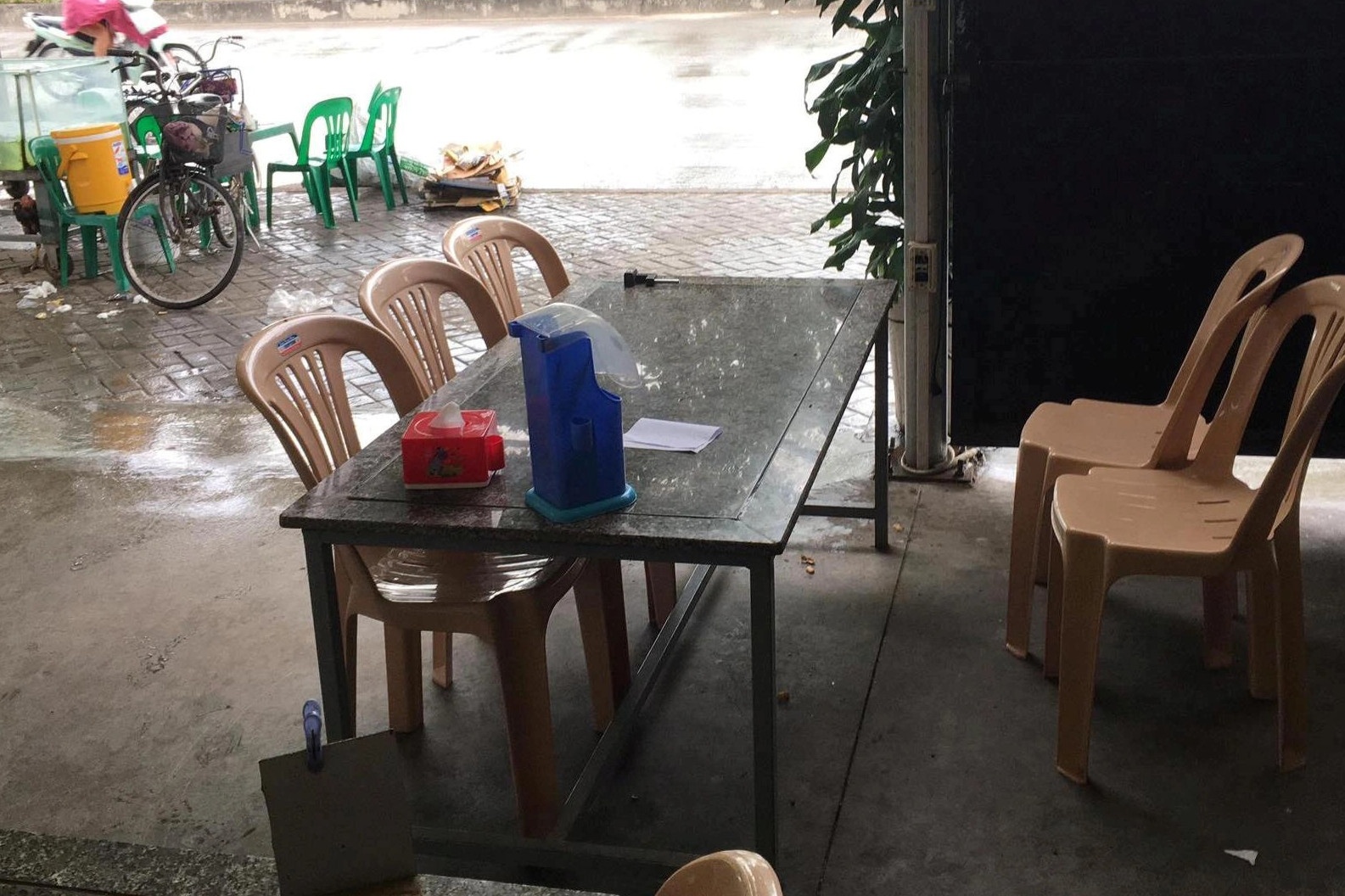 Mot nguoi tu vong vi mau thuan tai quan bia hinh anh