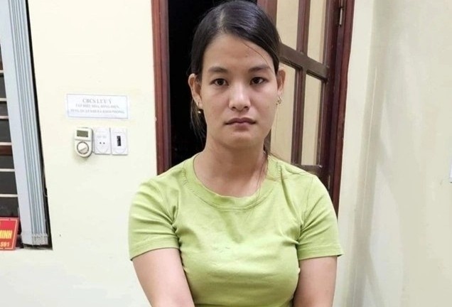 Giau ma tuy vao ao nguc de mang di ban hinh anh