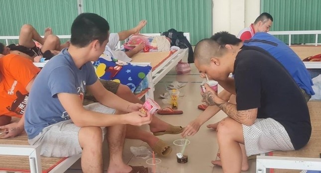 nguoi Viet bo tron anh 1