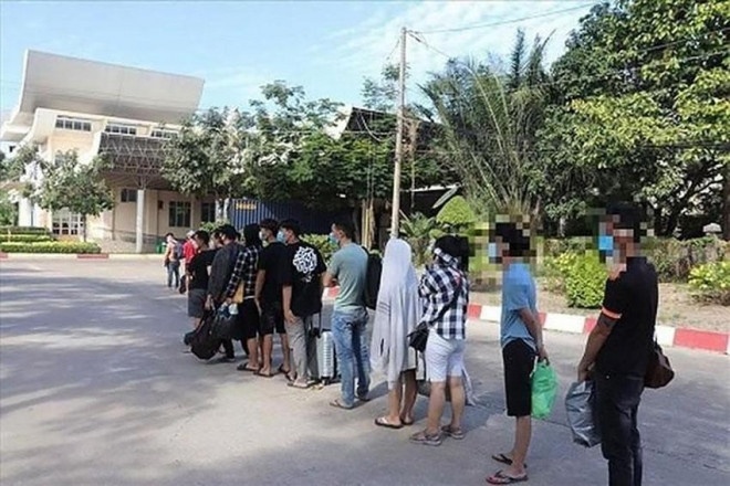 Lua ban nguoi sang Campuchia voi so tien hang tram trieu dong hinh anh