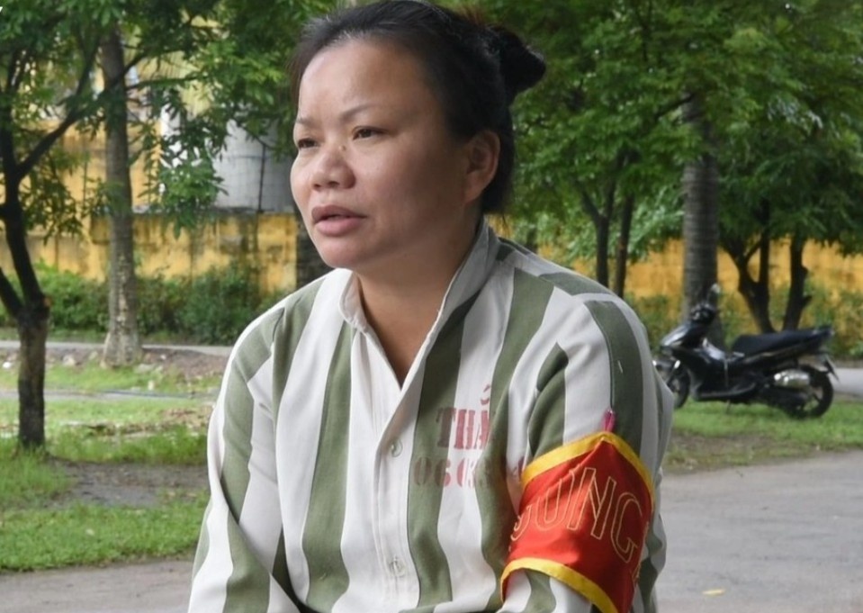 Cuu can bo UBND tinh nhieu lan nghi den tu tu khi nhan 2 an chung than hinh anh
