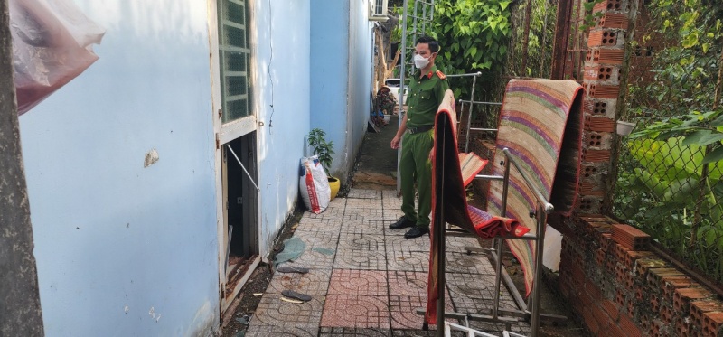 Bat ke trom pha cua nha thieu phu, lay tai san tien ty hinh anh