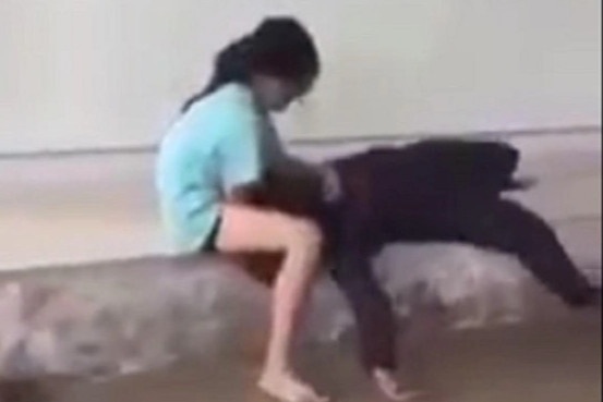 Xac minh nhom nguoi danh nu chu nha o Dak Lak ngat xiu hinh anh