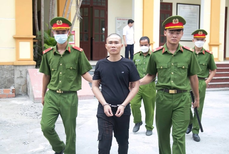 khoét tường trốn trại ảnh 1 khoet tuong tron trai anh 1