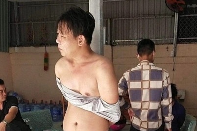 CSGT cung nguoi dan vay bat 2 ten cuop giat o Binh Duong hinh anh