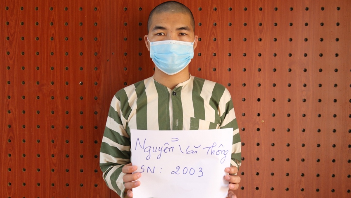 nhan vien trom cap anh 1