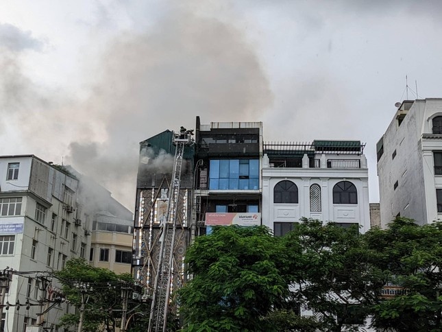 Vu chay khien 3 canh sat hy sinh: Quan ly quan karaoke nhan muc an nao hinh anh