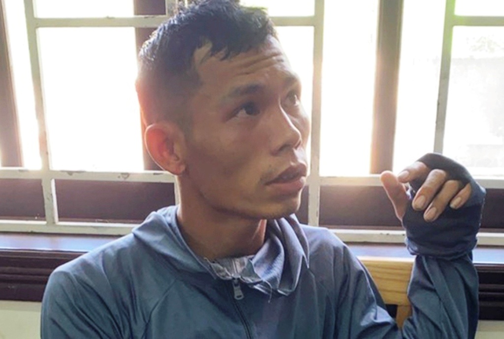 Khoi to ke giat tui xach cua 2 du khach o Hoi An hinh anh