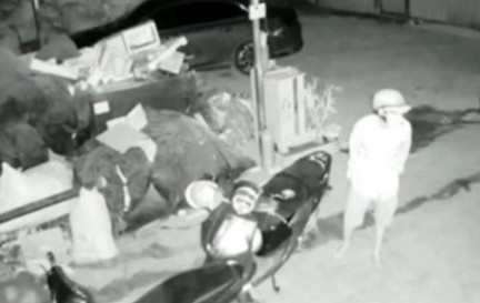 Thanh nien treo vao nha dan lay trom nhieu tai san bi bat sau vai gio hinh anh