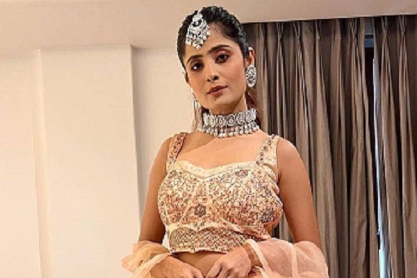 My nhan An Do 30 tuoi treo co tu tu, ban trai cu bo tron hinh anh