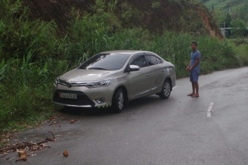 Tai xe taxi hiep dam be gai o Quang Ninh hinh anh