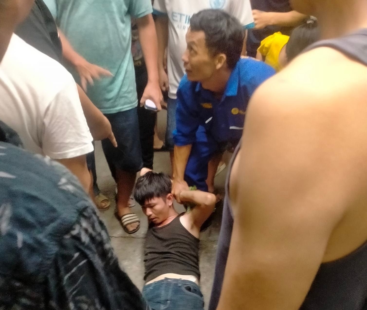 cuop tiem vang anh 1