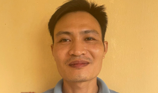 Bat giu nguoi dan ong sat hai tinh dich hinh anh