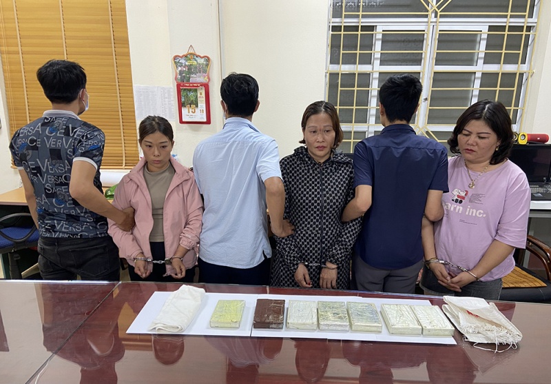 giam doc no sung anh 1