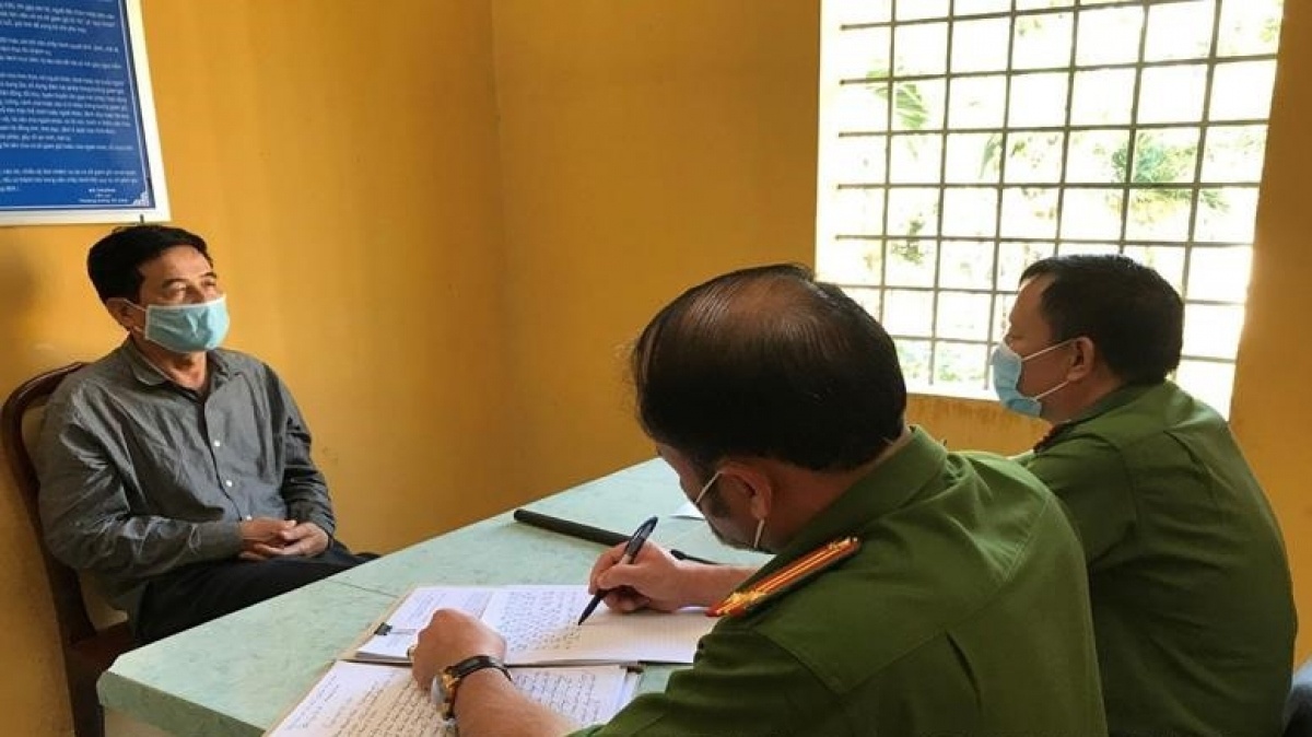 Xet xu 74 bi cao trong duong day buon lau 200 trieu lit xang hinh anh