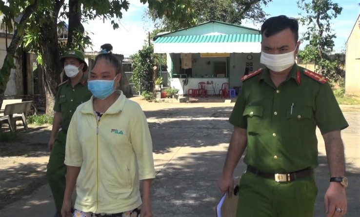 Giet chong roi dung chuyen bi giang ho sat hai hinh anh