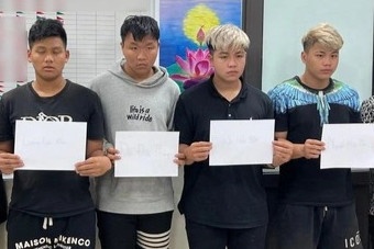 Cac doi tuong manh dong, mang dao dieu tren duong pho hinh anh