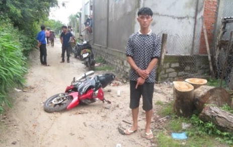 Nam thanh nien nuot 2 goi nylon ma tuy vao bung hinh anh