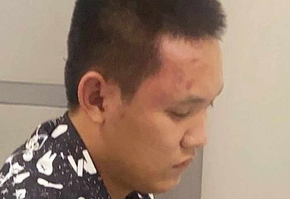 Dam chet dong nghiep vi bi nhac nho su dung dien thoai trong gio lam hinh anh