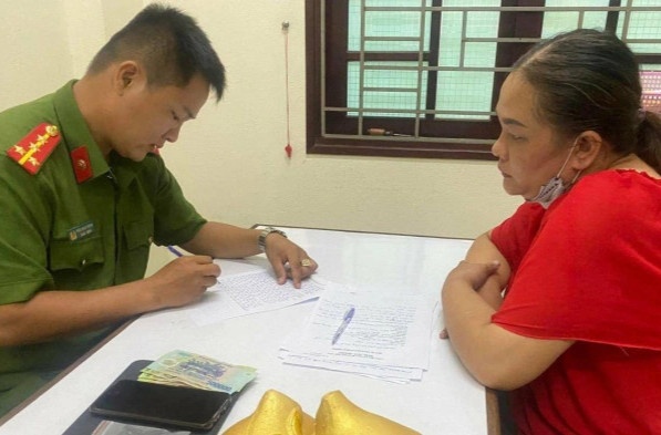 Nu giup viec cat camera, dan canh trom tai san cua gia chu hinh anh