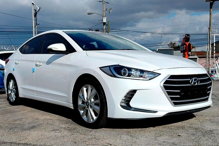 Lua ban oto do ven duong hinh anh