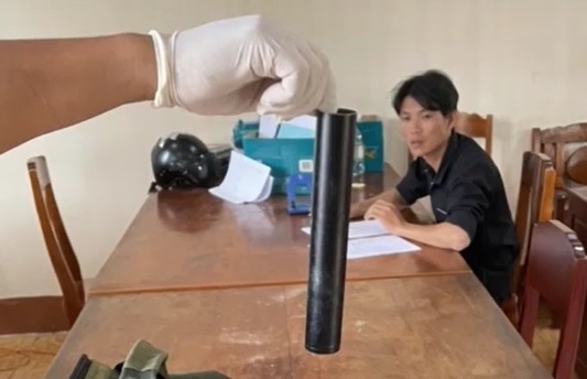 Ban chet nguoi vi tranh gianh chiec vong hinh anh