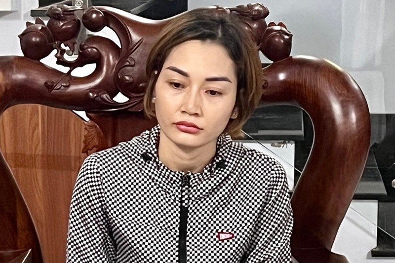 Lai lich bat hao cua ba trum mua ban ca kho sung dan hinh anh