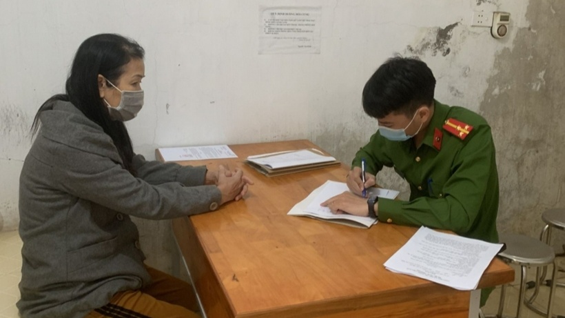 Quan ly nha nghi dieu nhan vien nu ban dam hinh anh